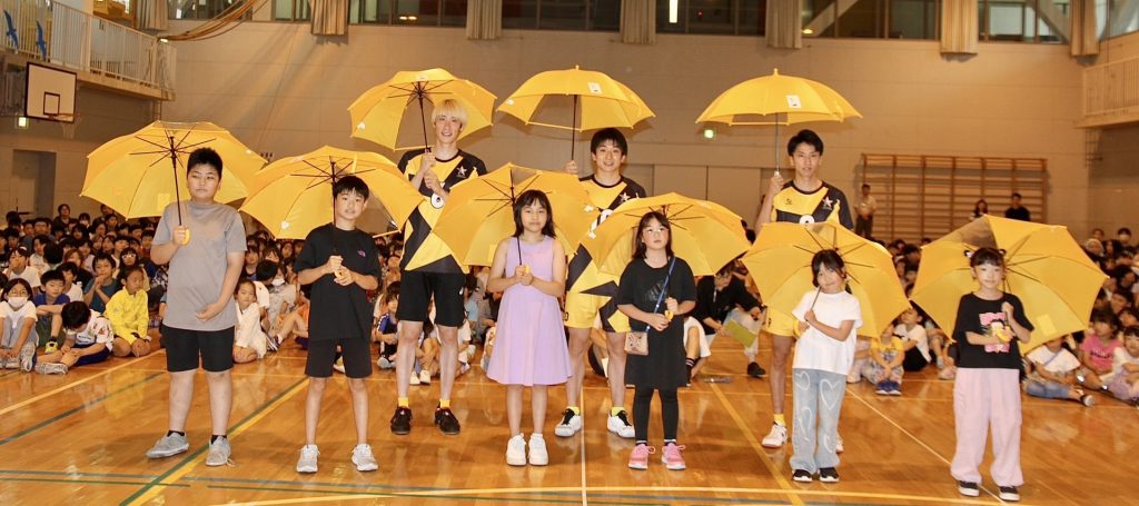 「ハッピーイエロー・アンブレラ」supported by 日北自動車工業 札幌市立資生館小学校へ置き傘を贈呈